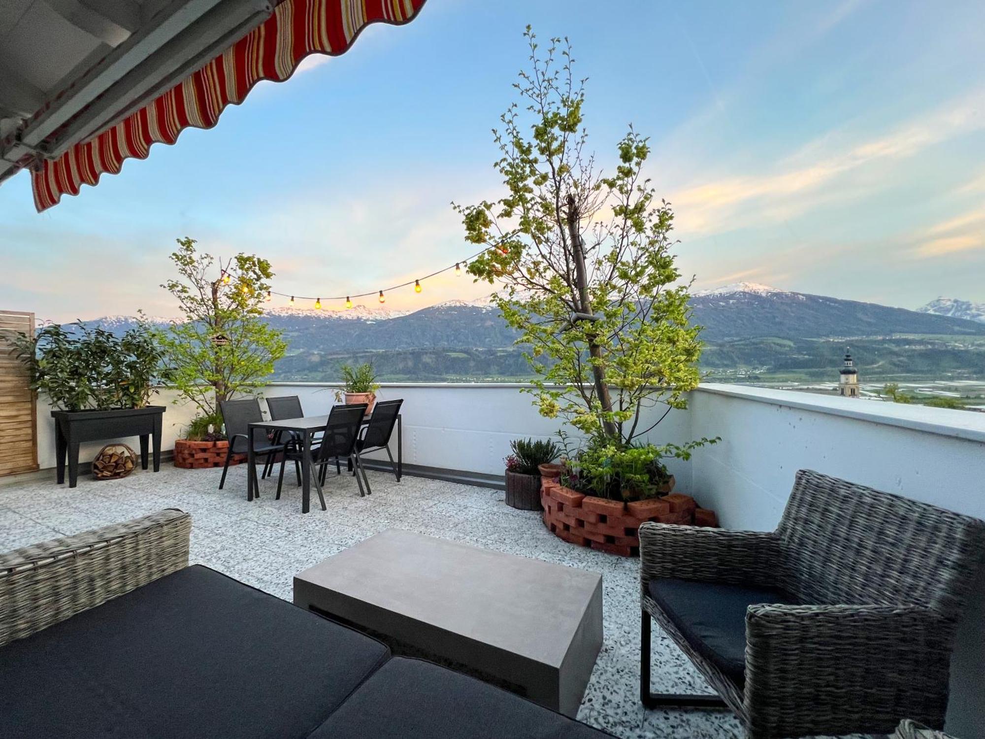 タウルSunny Mountain Loft - Terrace & Gardenアパートメント エクステリア 写真