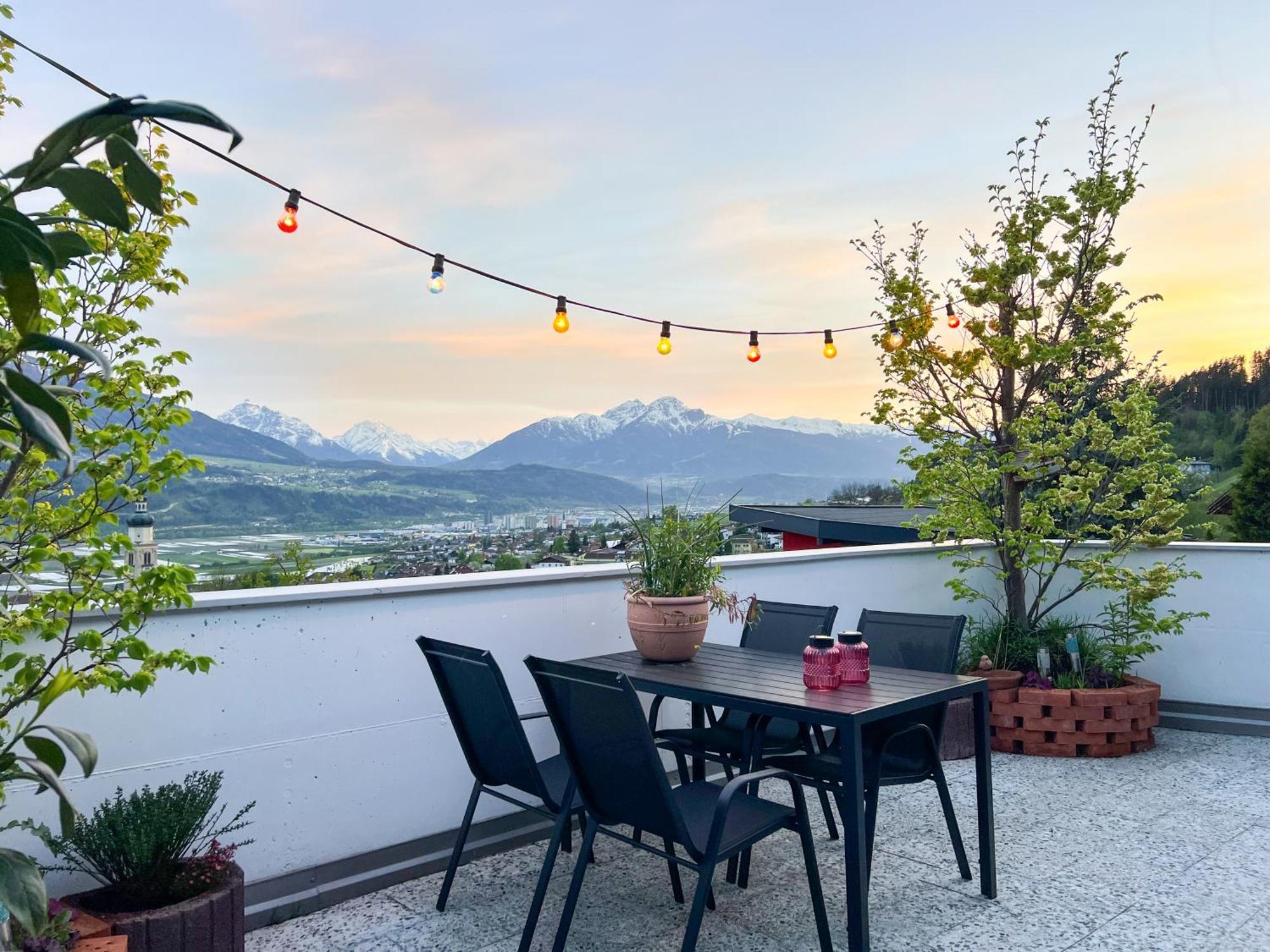 タウルSunny Mountain Loft - Terrace & Gardenアパートメント エクステリア 写真