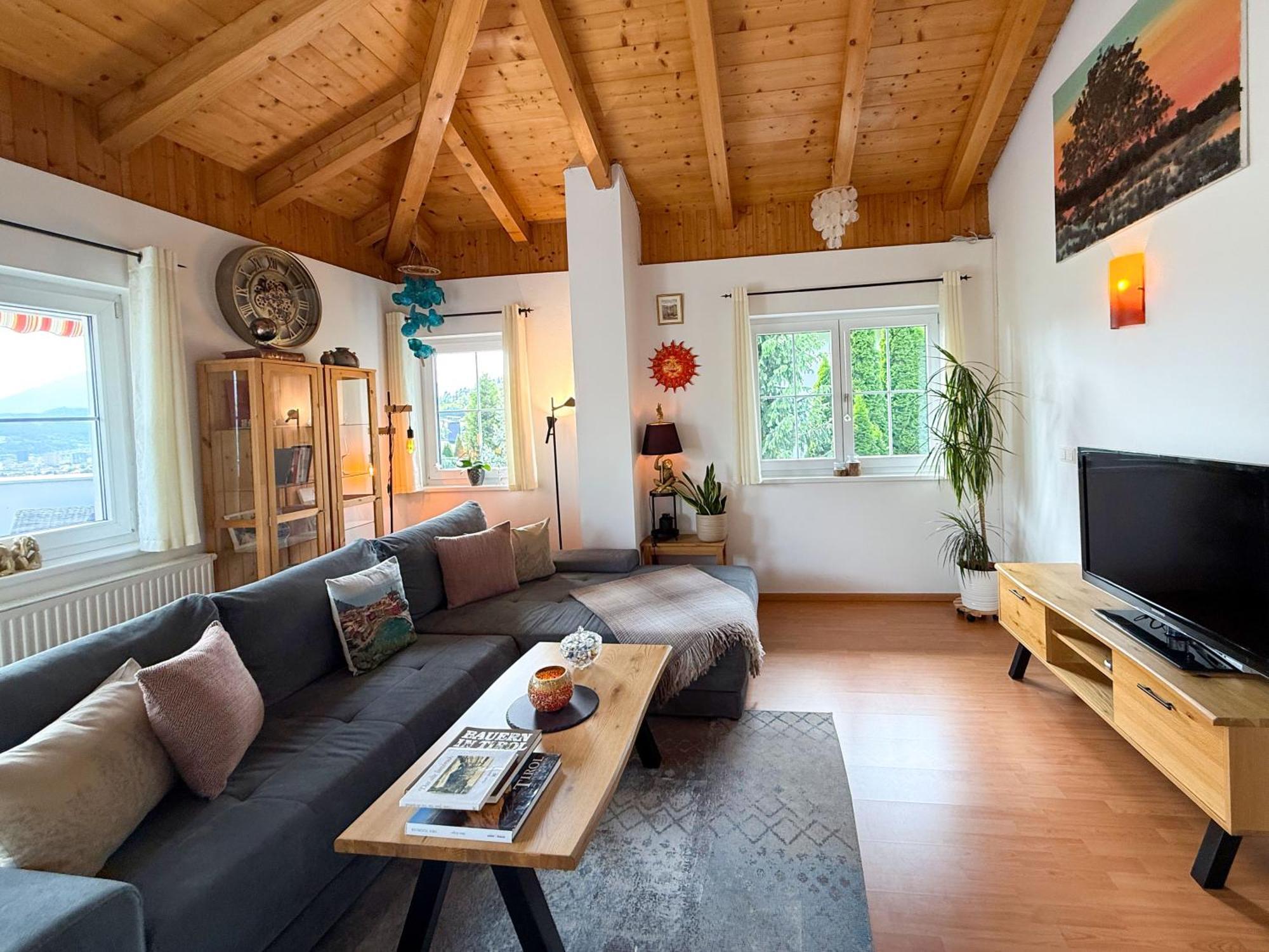 タウルSunny Mountain Loft - Terrace & Gardenアパートメント エクステリア 写真