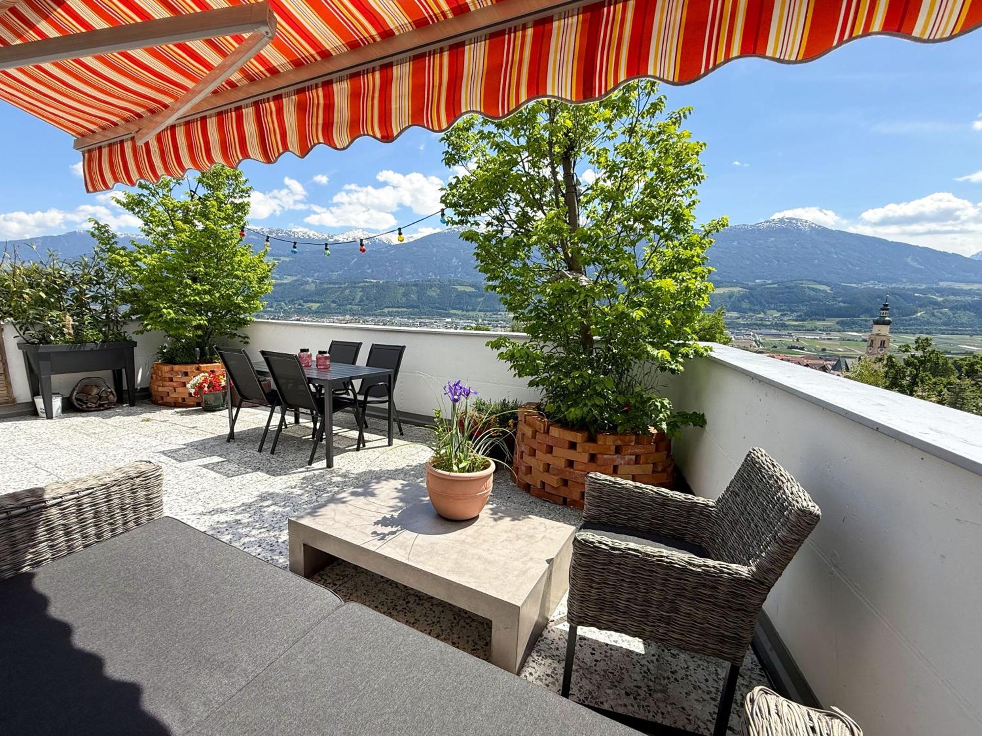 タウルSunny Mountain Loft - Terrace & Gardenアパートメント エクステリア 写真