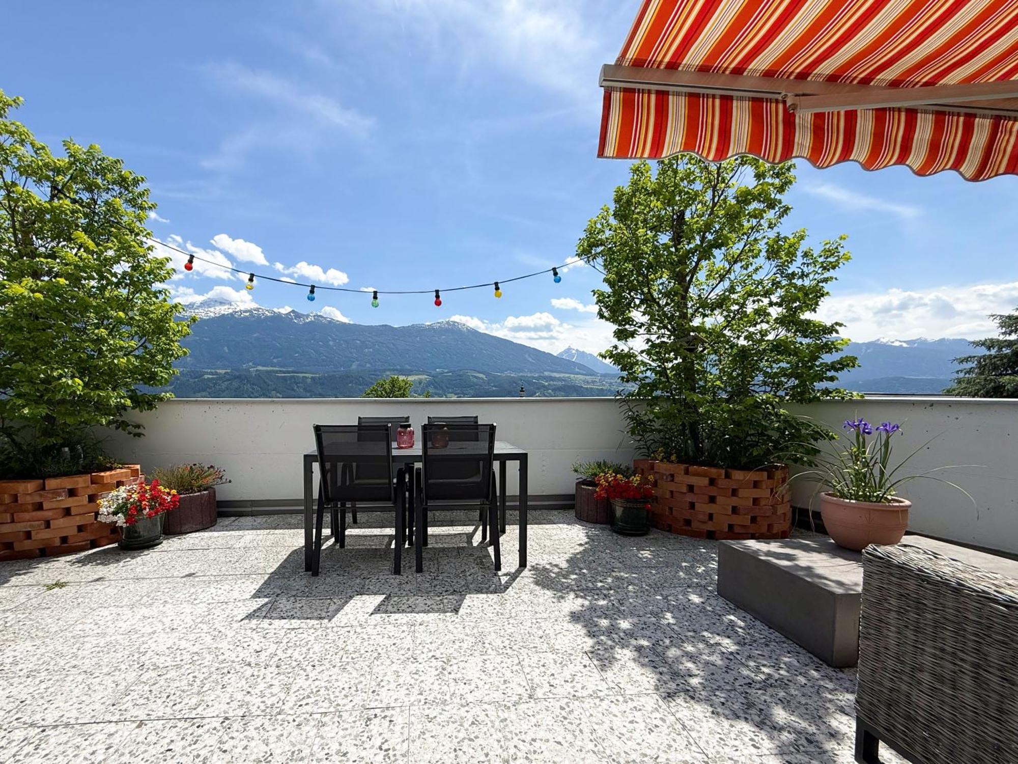 タウルSunny Mountain Loft - Terrace & Gardenアパートメント エクステリア 写真
